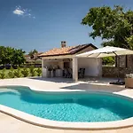 Rustic Marijanin Vrt With Pool In