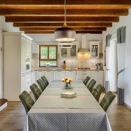 Rustic Marijanin Vrt With Pool In Tinjan