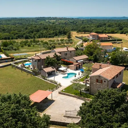 Villa Rustic Marijanin Vrt With Pool In Tinjan