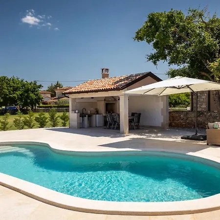 Rustic Marijanin Vrt With Pool In