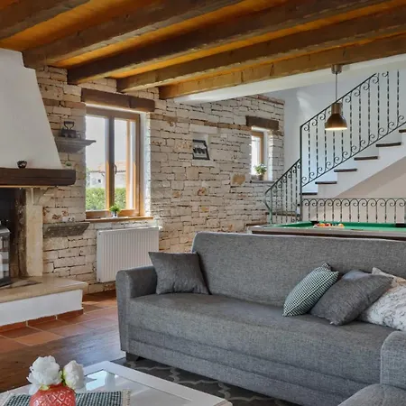 Villa Rustic Marijanin Vrt With Pool In Tinjan
