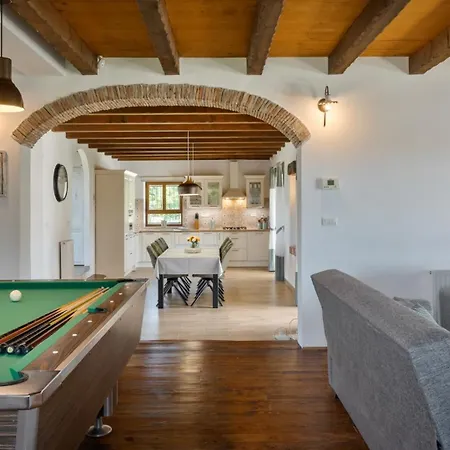 Rustic Marijanin Vrt With Pool In