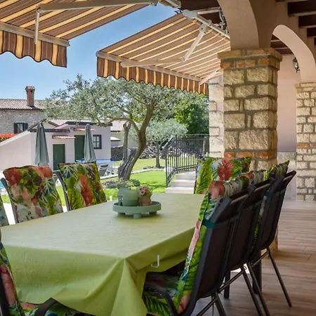 Rustic Marijanin Vrt With Pool In Villa