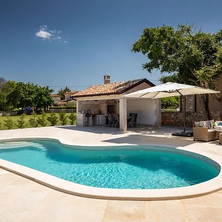 Villa Rustic Marijanin Vrt With Pool In