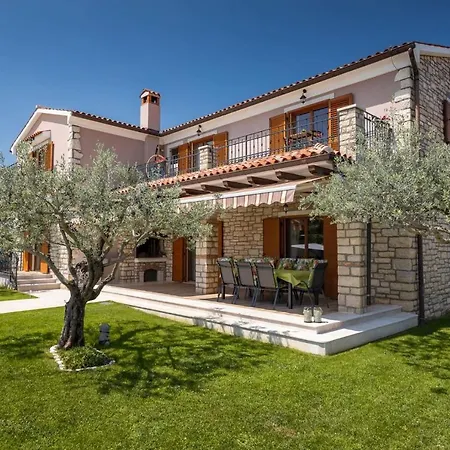 Villa Rustic Marijanin Vrt With Pool In