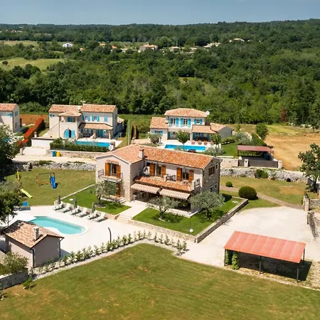 Rustic Marijanin Vrt With Pool In