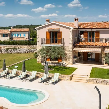 Rustic Marijanin Vrt With Pool In Villa