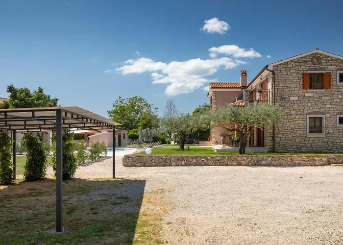 Vila Rustic Marijanin Vrt With Pool In Tinjan