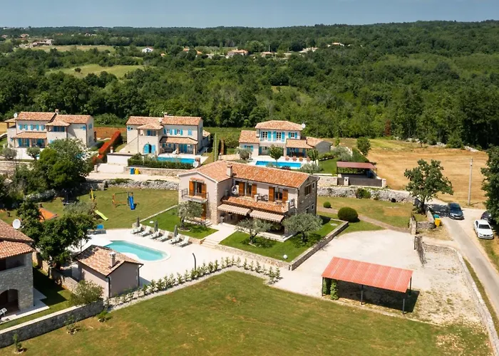 Rustic Marijanin Vrt With Pool In