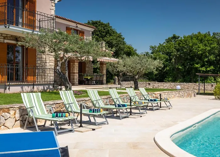 빌라 Rustic Marijanin Vrt With Pool In