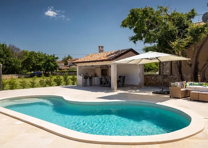 Rustic Marijanin Vrt With Pool In