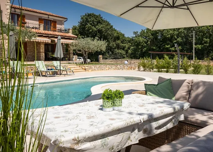 빌라 Rustic Marijanin Vrt With Pool In Tinjan