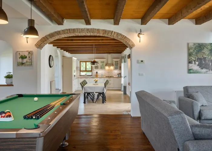 Rustic Marijanin Vrt With Pool In