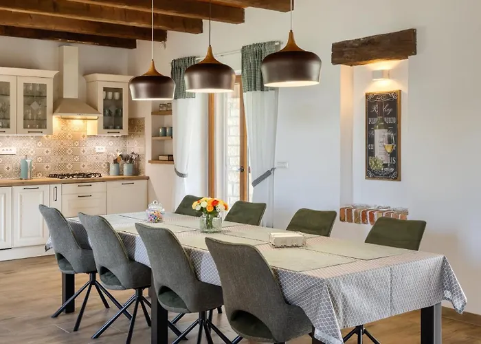 Rustic Marijanin Vrt With Pool In *