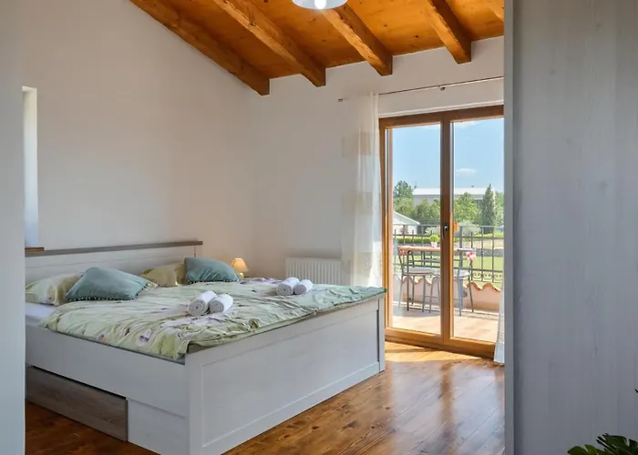 빌라 Rustic Marijanin Vrt With Pool In