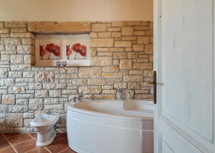 Rustic Marijanin Vrt With Pool In 빌라 Tinjan